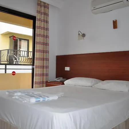 マーリン マルマリス