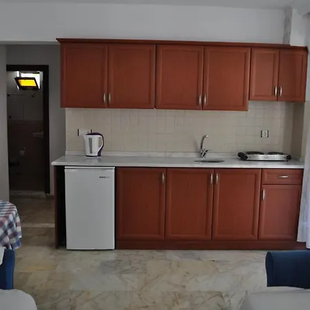 Marlin Apart Aparthotel 2*