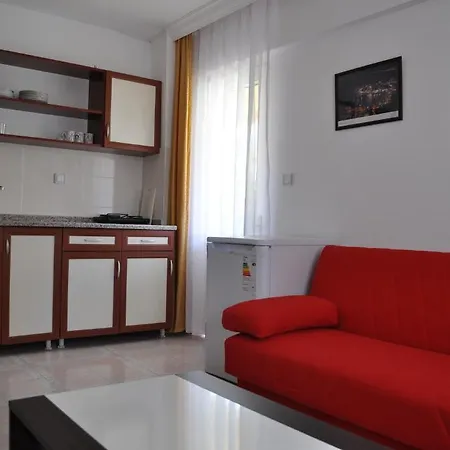 مارلين ابارت 2*