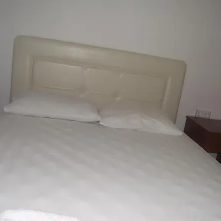 مارلين ابارت